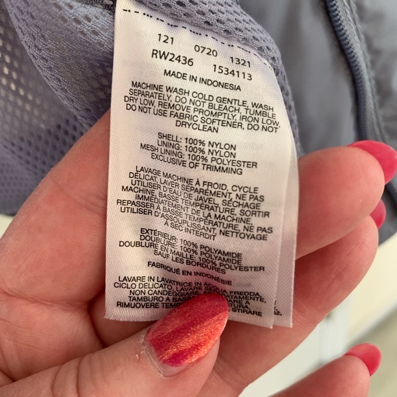 Columbia lightweight jacket or rain jacket. - Picture 9 of 11